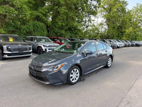 Used 2024 Toyota Corolla LE FWD image 8