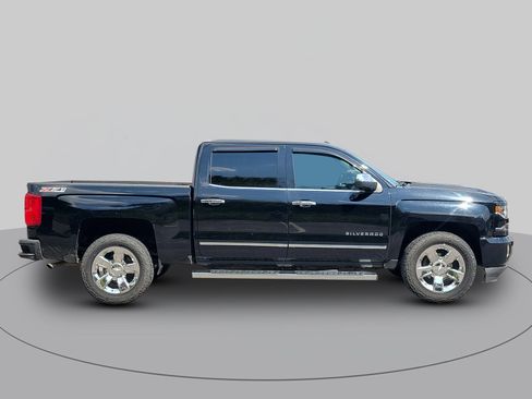 Used 2017 Chevrolet Silverado 1500 LTZ Z71 AWD/4WD image 2