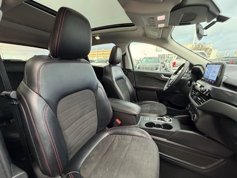 Used 2022 Ford Escape SEL w/ SEL Stealth AWD Package image 19