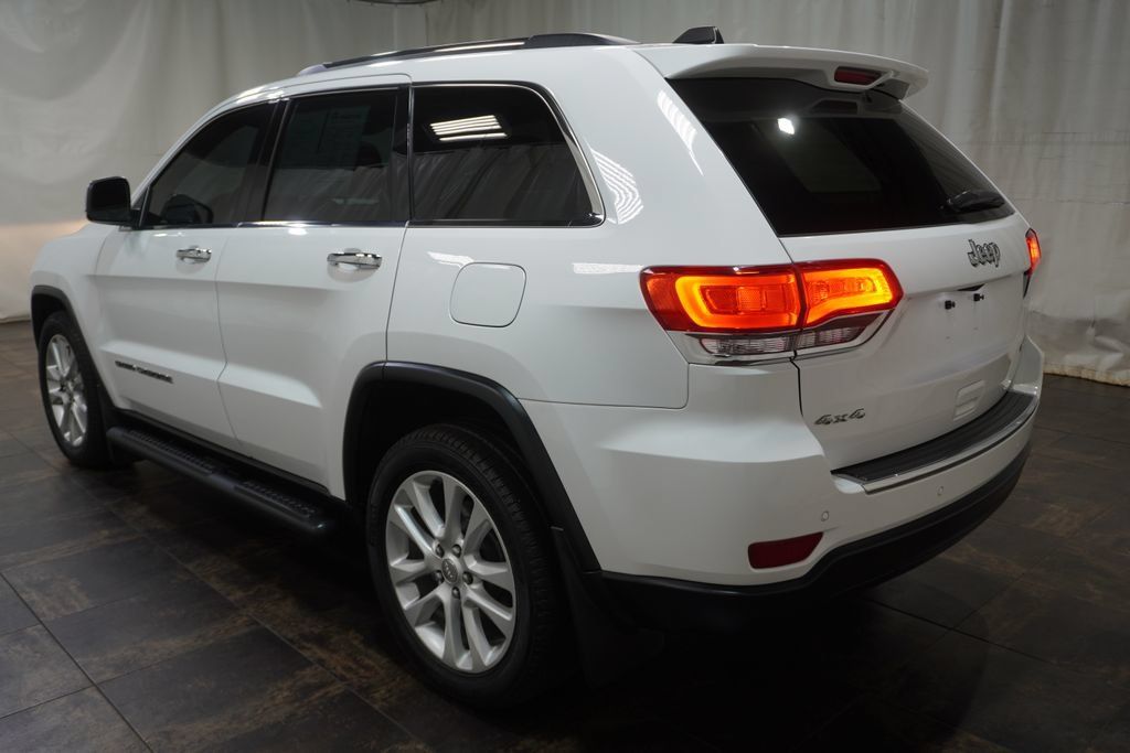 Used 2017 Jeep Grand Cherokee Limited AWD/4WD image 9