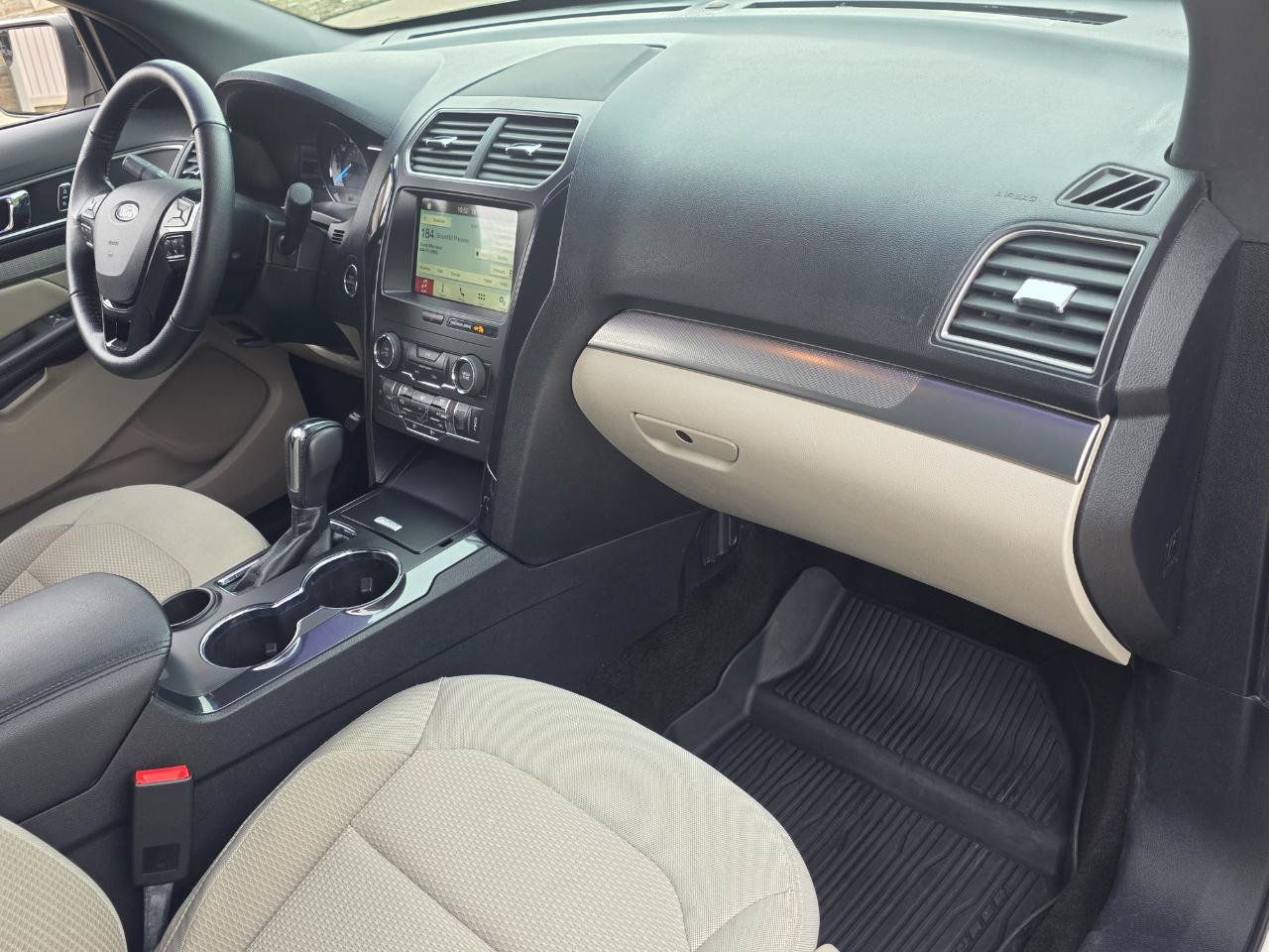 Used 2018 Ford Explorer XLT w/ Equipment Group 201A FWD image 22