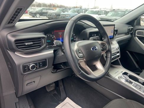 Certified 2023 Ford Explorer XLT w/ Class IV Trailer Tow Package image 7