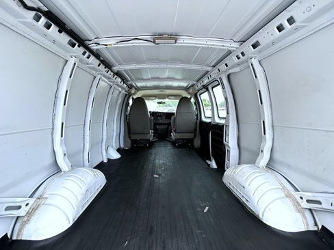 Used 2014 Chevrolet Express 1500 RWD image 23