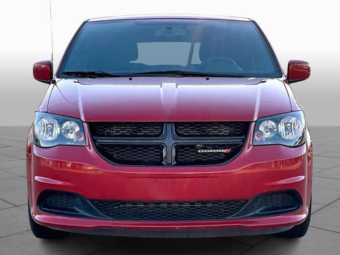 Used 2016 Dodge Grand Caravan SE image 3
