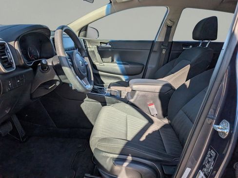Used 2022 Kia Sportage LX image 17