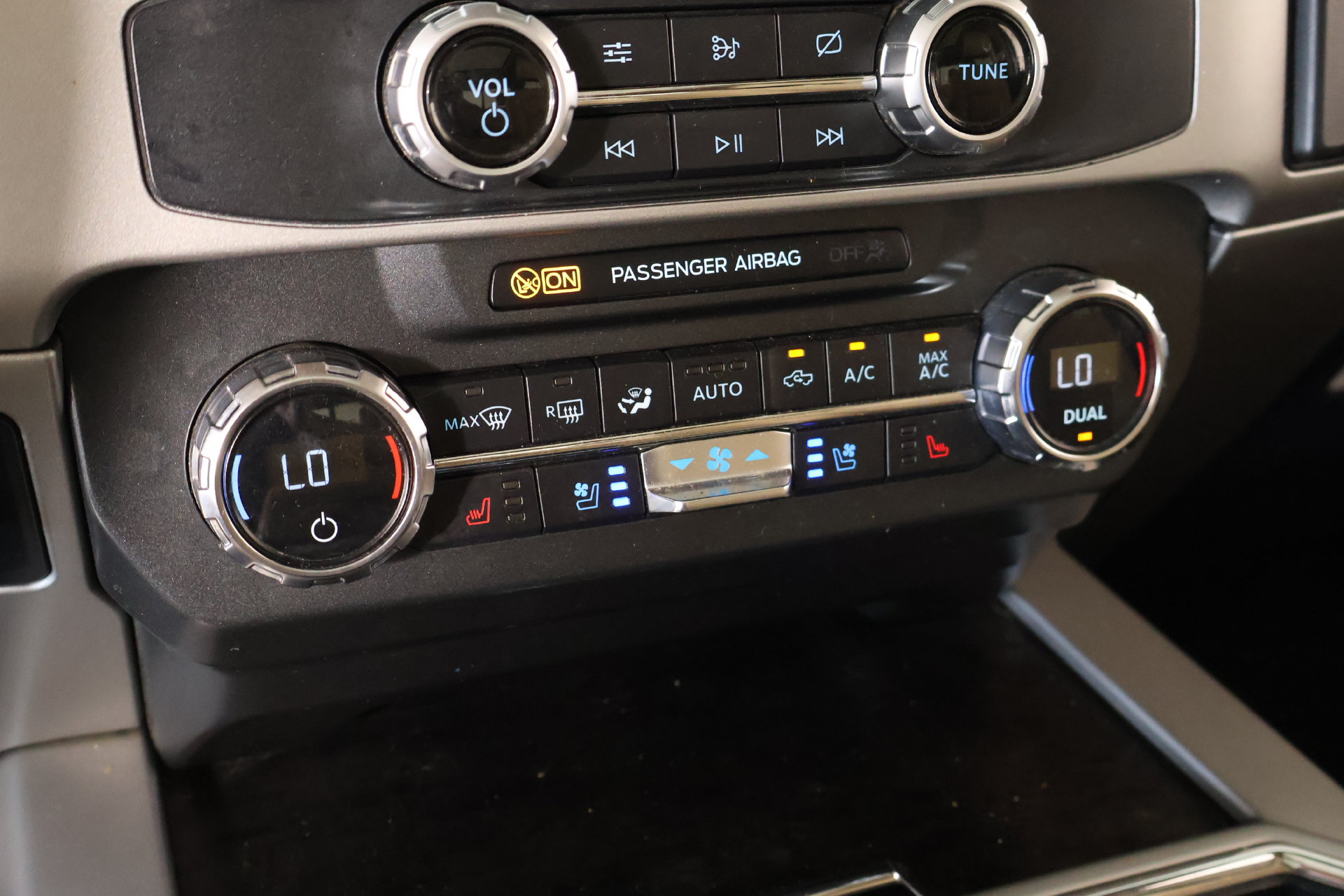 Used 2022 Ford F250 Lariat w/ Lariat Value Package AWD/4WD image 8