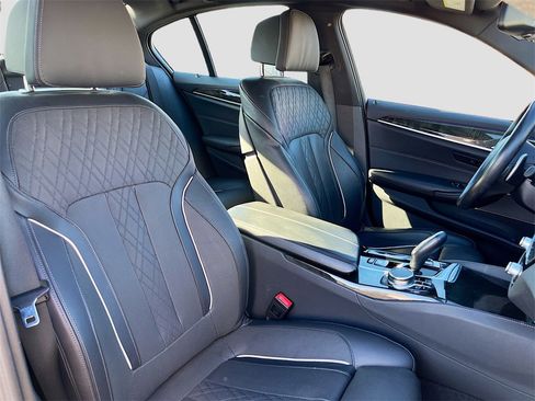 Used 2023 BMW 540i w/ M Sport Package image 30