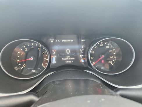 Used 2019 Jeep Compass Latitude w/ Popular Equipment Group AWD/4WD image 24
