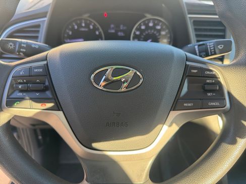 Used 2018 Hyundai Elantra SE w/ SE Connectivity Package 04 image 37