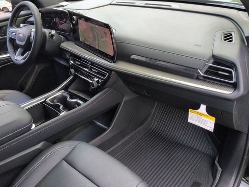 New 2026 Chevrolet Traverse LT w/ Driver Confidence Package FWD image 24