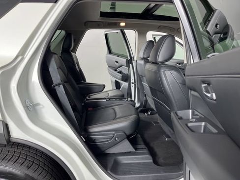 Used 2023 Nissan Pathfinder SL w/ SL Premium Package FWD image 49