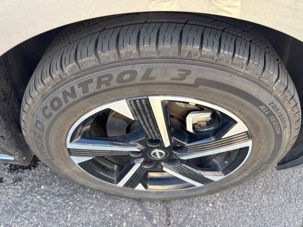 Used 2024 Nissan Sentra SV FWD image 7