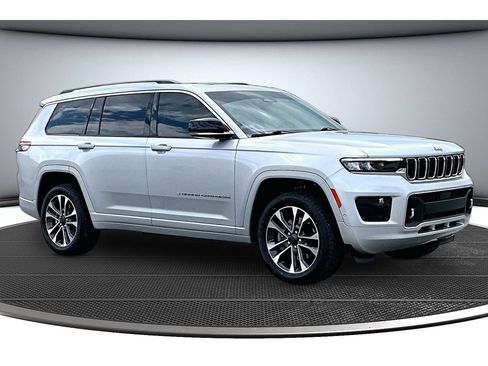Certified 2024 Jeep Grand Cherokee L Overland w/ Trailer Tow Package AWD/4WD image 14