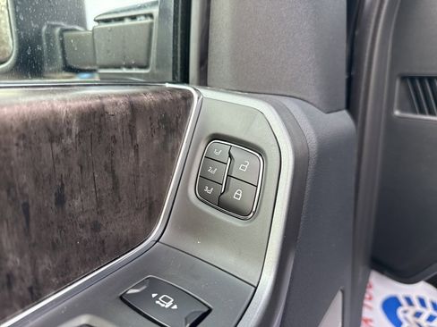 New 2026 Ford F250 Lariat w/ Black Appearance Package image 13