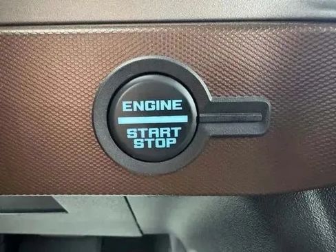 Used 2023 Ford Bronco Outer Banks w/ Sasquatch Package AWD/4WD image 24