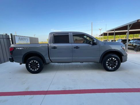 Used 2021 Nissan Titan PRO-4X w/ Pro-4x Convenience Package AWD/4WD image 11