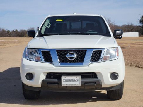 Used 2018 Nissan Frontier SV image 6