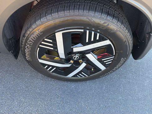 Used 2025 Nissan Kicks SV FWD image 35