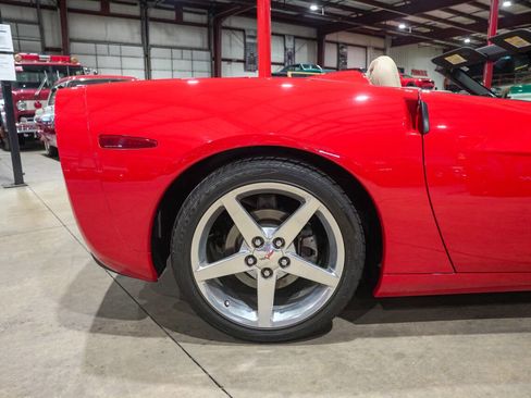 Used 2005 Chevrolet Corvette Convertible w/ Preferred Equipment Group image 9