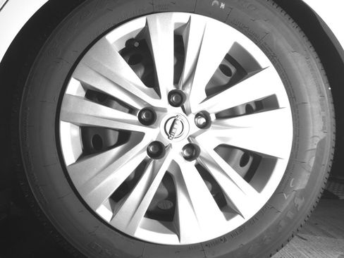 Used 2025 Nissan Sentra S image 14