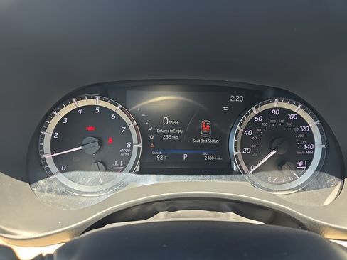 Used 2023 Toyota Highlander XLE FWD image 21