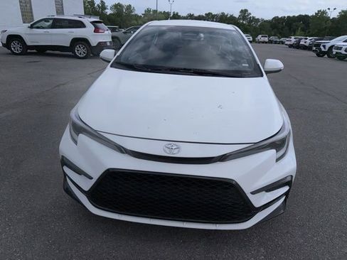Used 2023 Toyota Corolla SE FWD image 3