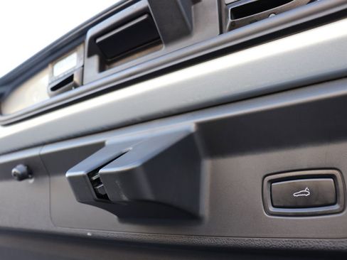 Used 2019 Porsche Panamera 4 image 27