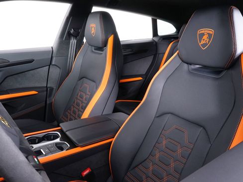 Used 2025 Lamborghini Urus Performante AWD/4WD image 25