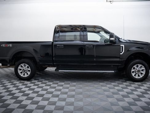 Used 2021 Ford F250 XLT w/ XLT Value Package AWD/4WD image 4