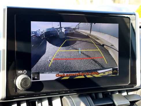 Used 2024 Toyota RAV4 XLE image 12