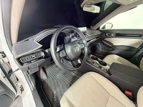 Used 2024 Honda Civic EX image 4