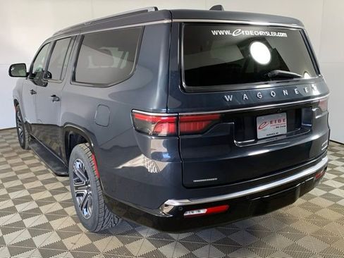 Used 2023 Jeep Wagoneer L Series II AWD/4WD image 7