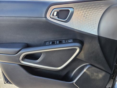 Used 2024 Kia Soul LX w/ Option Group 015 image 29