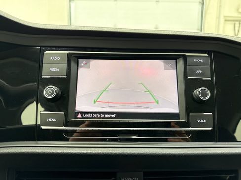 Used 2021 Volkswagen Jetta SE w/ SE Cold Weather Package FWD image 19