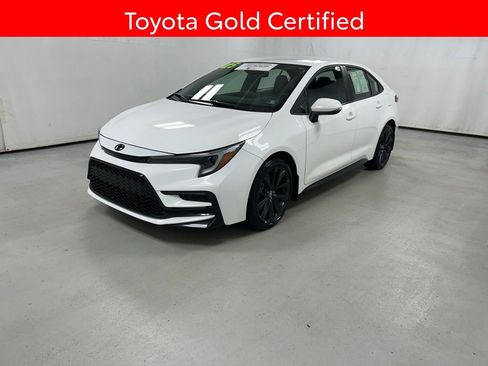 Certified 2025 Toyota Corolla SE FWD image 2