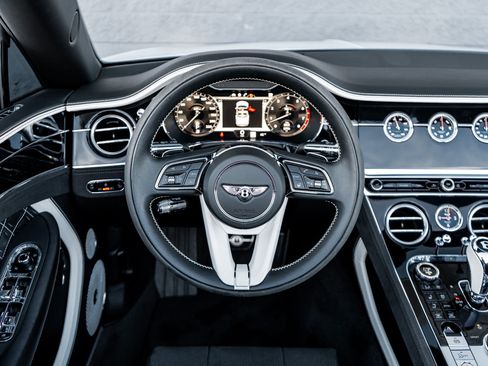 Used 2024 Bentley Continental GT Speed image 26