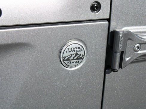 Used 2020 Jeep Gladiator Sport w/ Quick Order Package 24S image 27