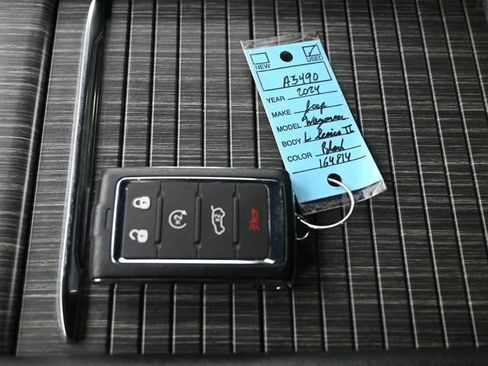 Used 2024 Jeep Wagoneer L Series II w/ Flexible Seating Group image 26