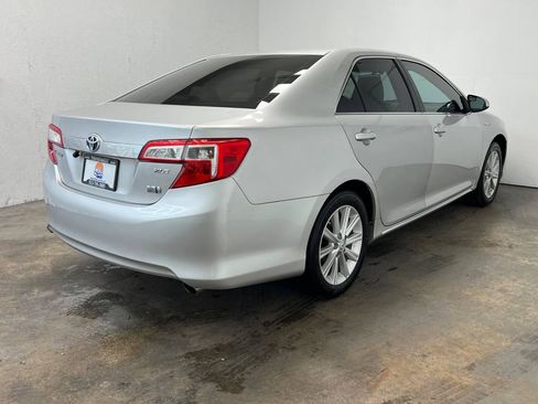 Used 2013 Toyota Camry XLE FWD image 4