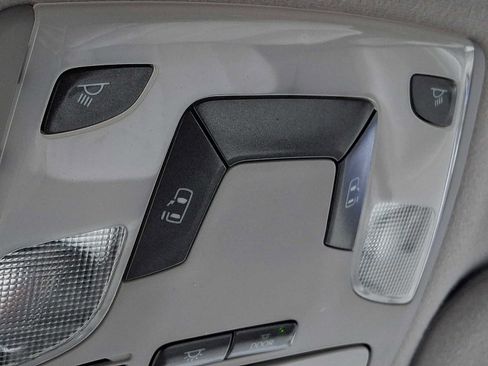 Used 2012 Toyota Sienna LE image 25