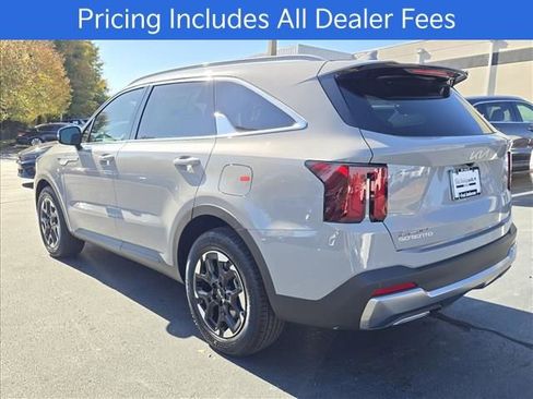 New 2026 Kia Sorento S w/ S Panoramic Sunroof Package FWD image 5