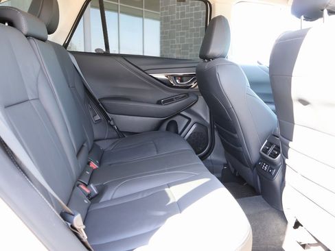 Used 2025 Subaru Outback Limited image 13
