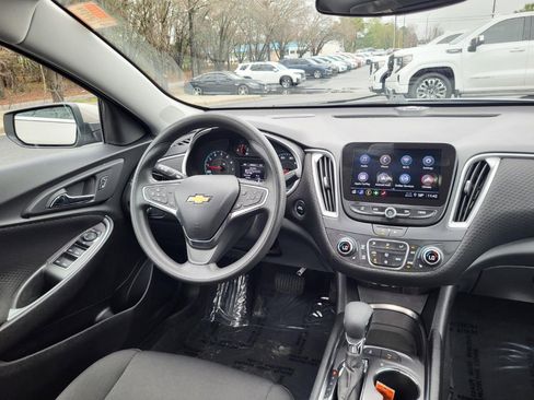 Used 2025 Chevrolet Malibu LT image 15