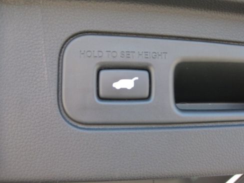 Used 2023 Honda Pilot TrailSport image 37