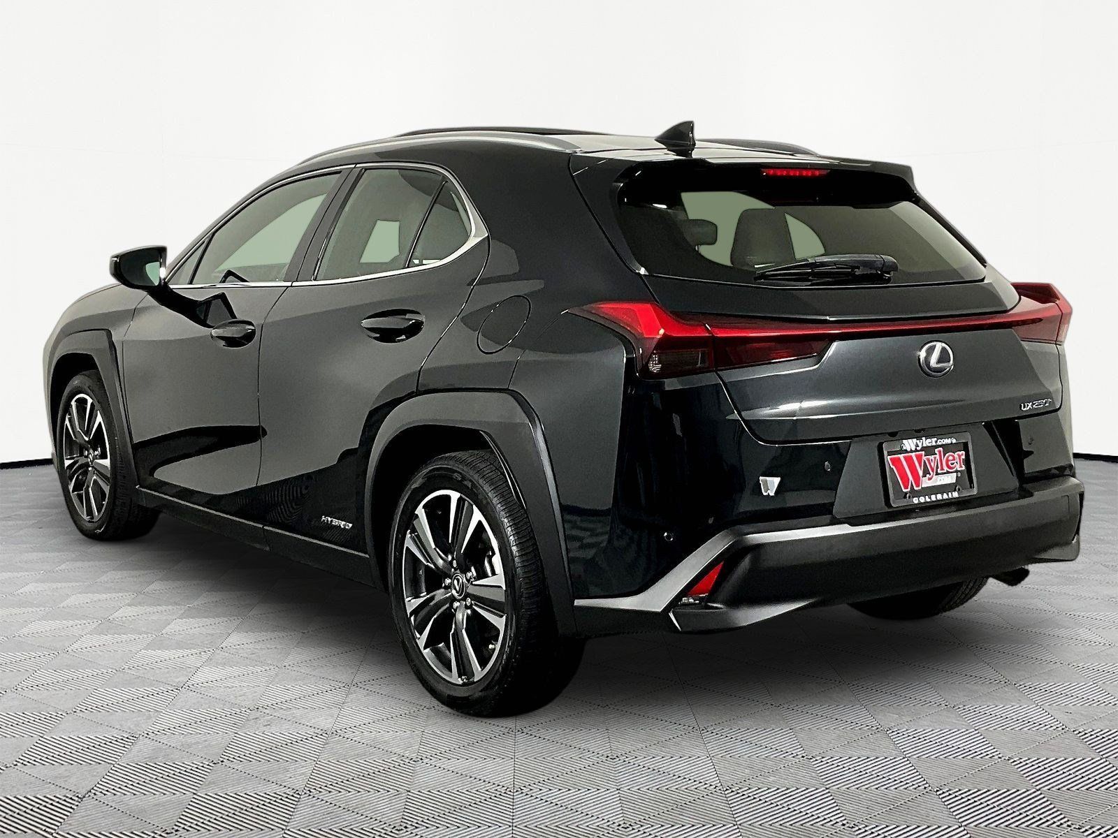 Used 2020 Lexus UX 250h w/ Premium Package AWD/4WD image 4