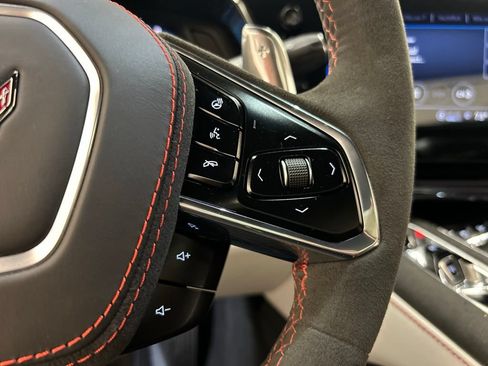 Used 2023 Chevrolet Corvette Stingray Premium Conv w/ Z51 Performance Package RWD image 20