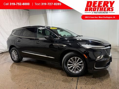 Used 2024 Buick Enclave Essence AWD/4WD image 1