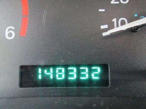 Used 2000 Jeep Wrangler Sahara AWD/4WD image 18