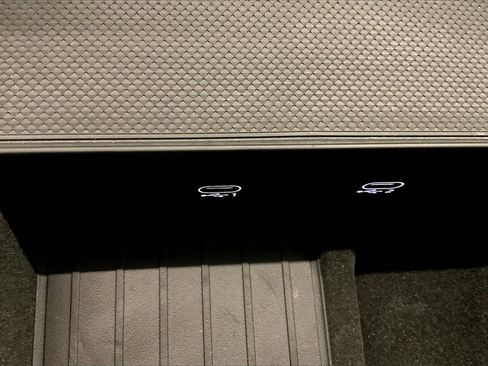 Used 2023 Audi Q8 Premium Plus w/ Premium Plus Package image 32