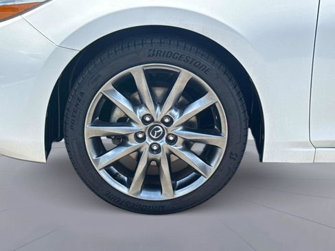 Used 2018 MAZDA MAZDA3 Touring FWD image 10